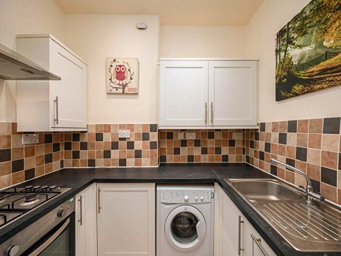 1 Bedroom Flat To Rent In Caledonian Crescent, Dalry, Edinburgh, EH11