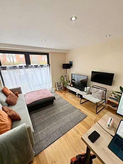 2 Bedroom Flat To Rent In Spurstowe Terrace, London, E8