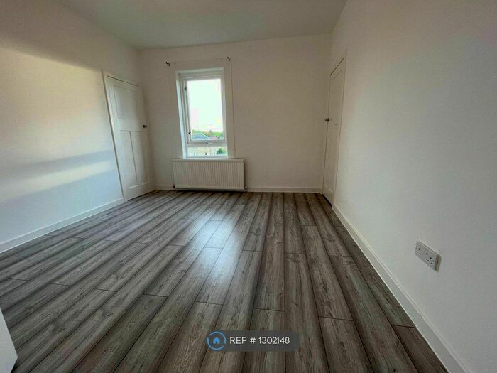 2 Bedroom Flat To Rent In Valleyfield Place, Stirling FK7