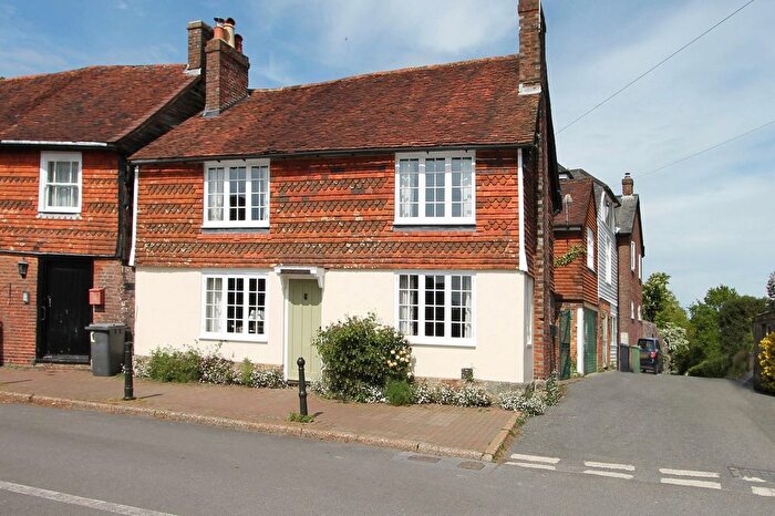 3 Bedroom Property For Sale In St. James Square, Wadhurst, TN5