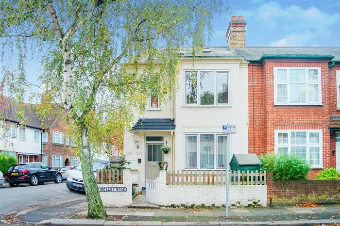 2 Bedroom Flat To Rent In Kingsley Road, London, SW19