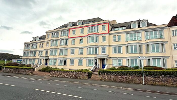 2 Bedroom Apartment For Sale In Craig Y Don Parade, Craig Y Don, Llandudno, LL30