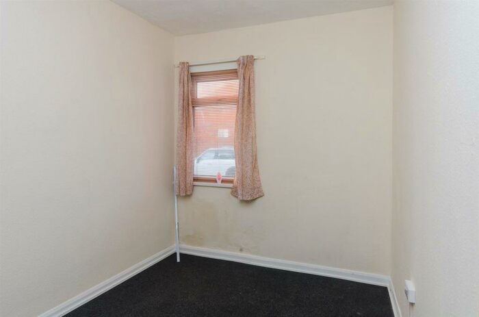 2 Bedroom Flat To Rent In South Cliff Road, Withernsea, HU19