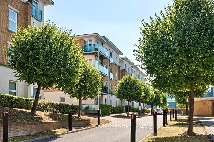 2 Bedroom Apartment For Sale In Highbury Drive, Leatherhead, Surrey, KT22