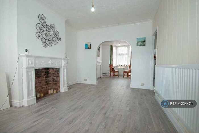 3 Bedroom Terraced House To Rent In William Street, Rugby, CV21