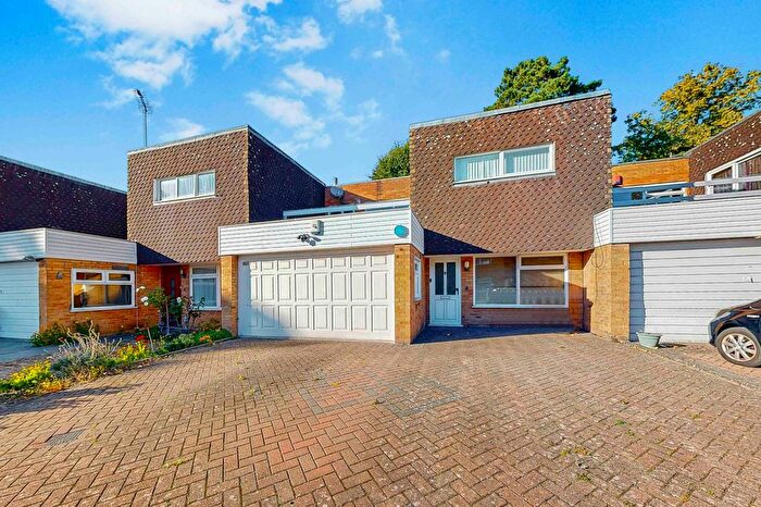 4 Bedroom Terraced House For Sale In September Way, Stanmore, HA7