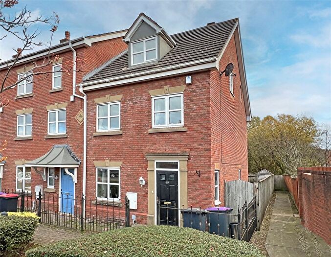4 Bedroom End Of Terrace House For Sale In Gatcombe Way, Priorslee, Telford, Shropshire, TF2