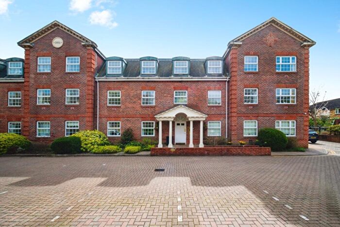 1 Bedroom Flat For Sale In London Road, Camberley, Surrey, GU15