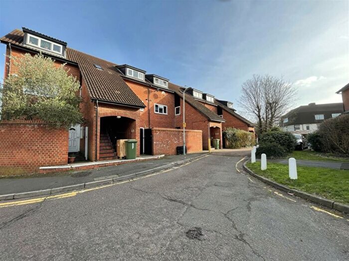 2 Bedroom Flat To Rent In Penrith Close, Middlesex, UB8