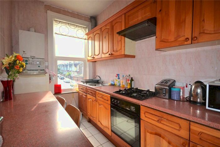 2 Bedroom Flat To Rent In Tooting Bec Road, Tooting, London, SW17