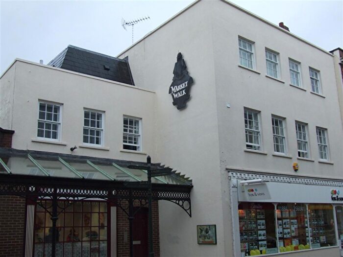 1 Bedroom Flat To Rent In Bampton Street, Tiverton, EX16