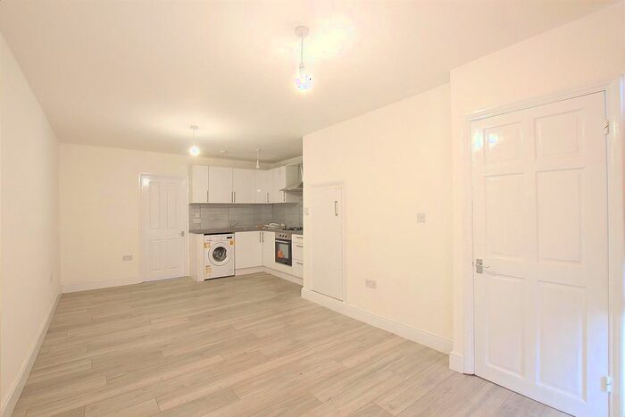 2 Bedroom Terraced House To Rent In Hounslow Road, Hanworth, TW13