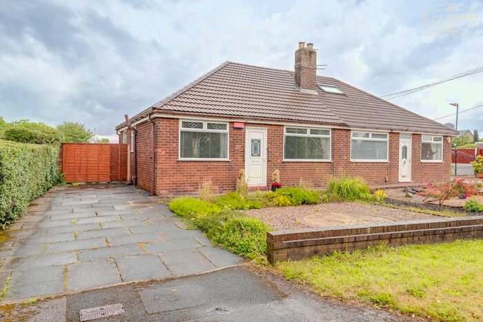 2 Bedroom Semi-Detached Bungalow For Sale In Scot Lane, Blackrod, Bolton, BL6