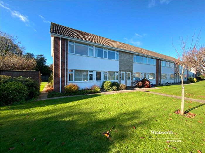 2 Bedroom Apartment For Sale In Bure Park, Friars Cliff, Christchurch, BH23