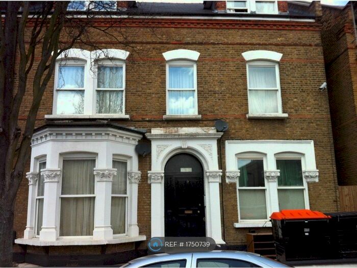 Studio To Rent In Gloucester Drive, London, N4