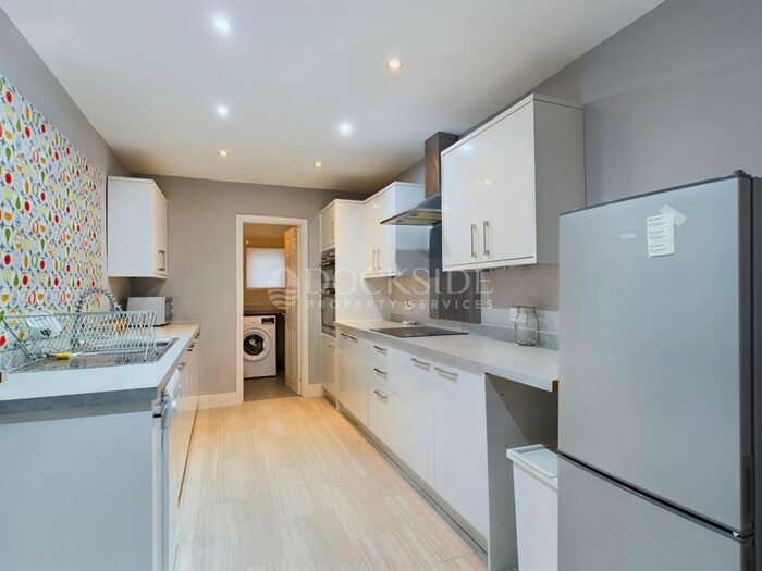 3 Bedroom Property To Rent In Beaconsfield Road, Chatham, ME4