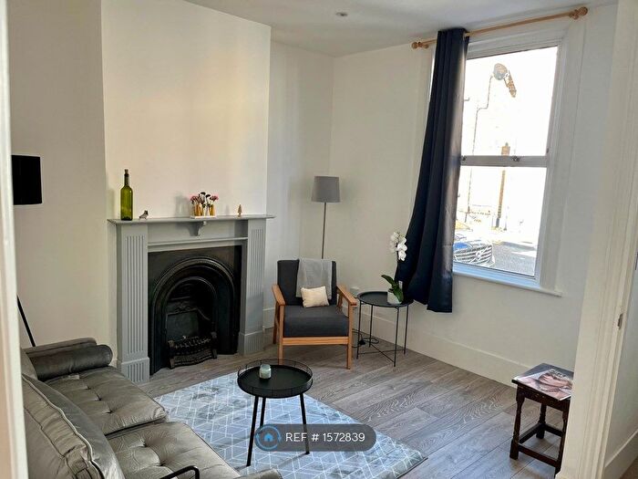 2 Bedroom Terraced House To Rent In Stanhope Road, Strood, ME2