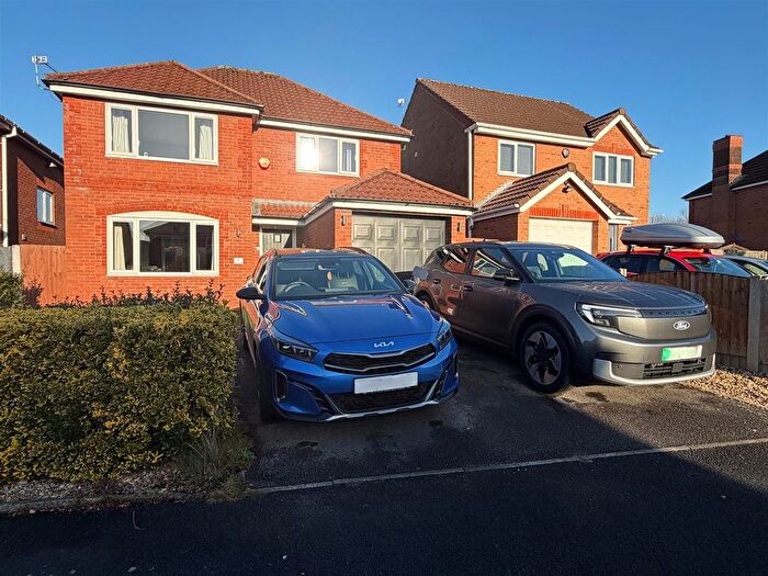 4 Bedroom Detached House For Sale In Inworth Close, Westhoughton, Bolton, BL5