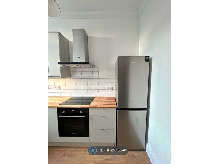 2 Bedroom Flat To Rent In Anerley Hill, London, SE19