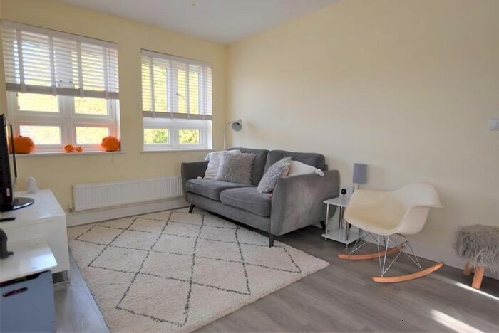 2 Bedroom Flat For Sale In Frome Road, Radstock, BA3