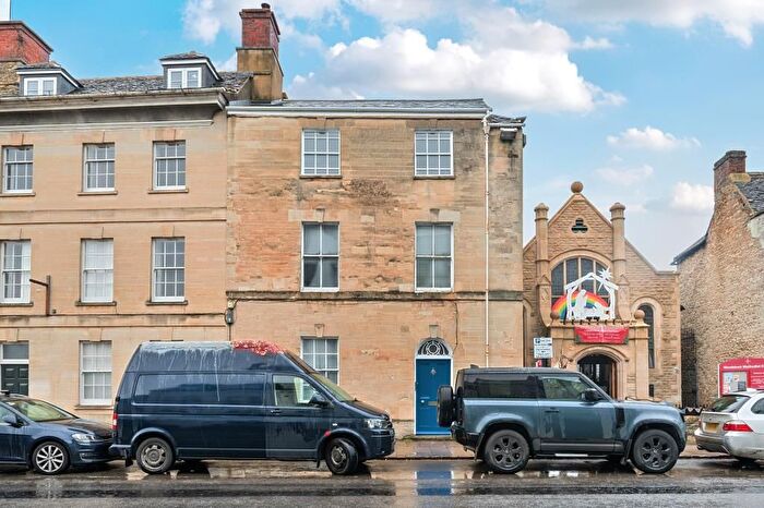 1 Bedroom Block Of Flats For Sale In Oxford Street, Woodstock, OX20