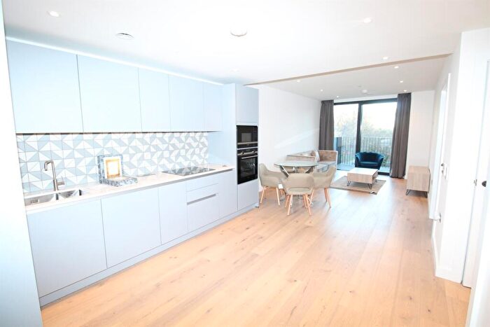 1 Bedroom Apartment To Rent In Clarendon Court, EC1Y