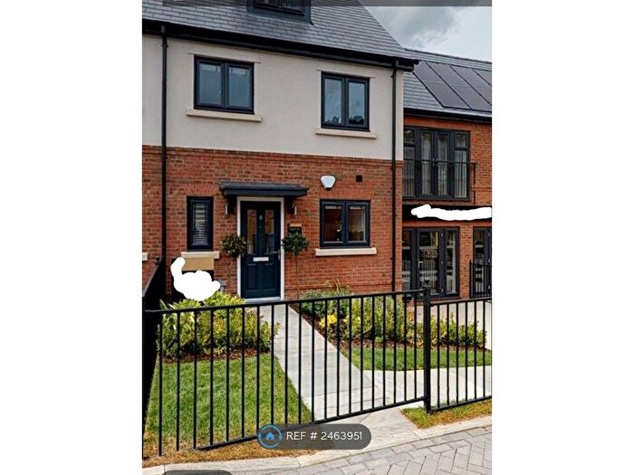 3 Bedroom End Of Terrace House To Rent In Harrison Grange, Bracknell, RG12
