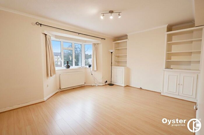 3 Bedroom Flat To Rent In Bounds Green Road, Bounds Green Court Bounds Green Road, N11