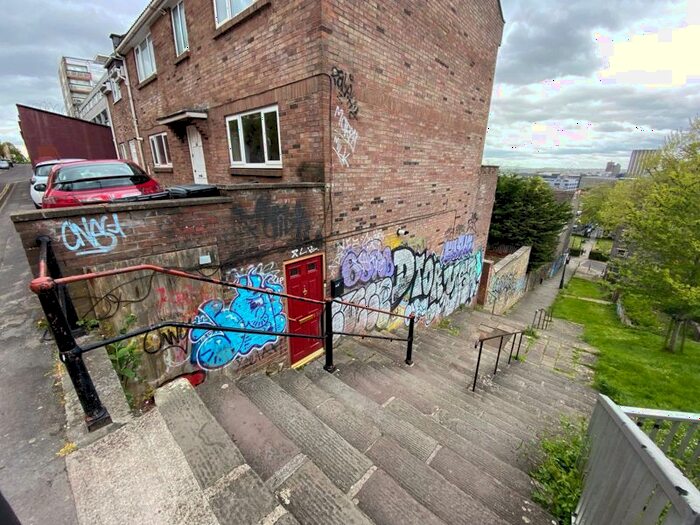 2 Bedroom Flat To Rent In Dove Street, Kingsdown, Bristol, BS2