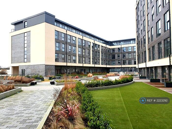 2 Bedroom Flat To Rent In Bridgewater Point, Salford, M5