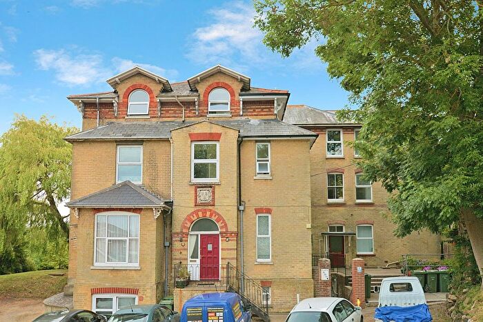 1 Bedroom Flat To Rent In Grange Drive, Newport, PO30