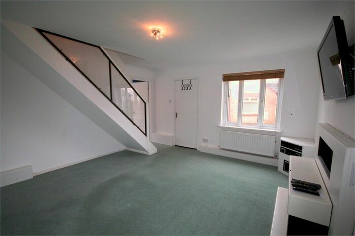 3 Bedroom Semi-Detached House To Rent In Pen Y Maes, Morriston, Swansea, SA6