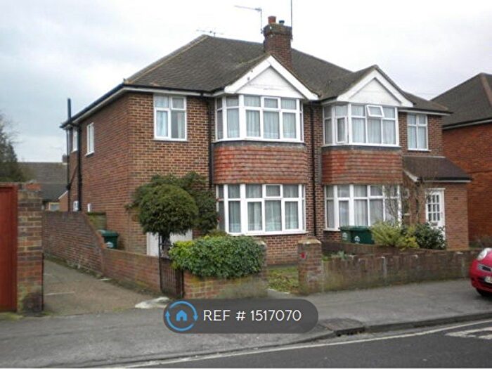 3 Bedroom Semi-Detached House To Rent In Commercial Road, Staines-Upon-Thames, TW18