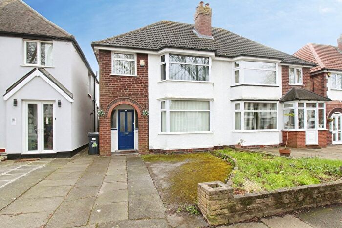 3 Bedroom Semi Detached House For Sale In Croft Road, Birmingham, West Midlands, B26