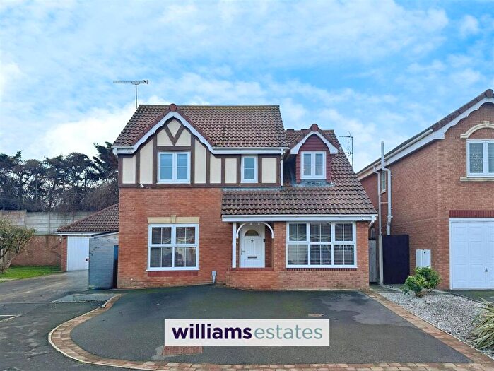 4 Bedroom Detached House For Sale In Llys Ogwen, Prestatyn, LL19