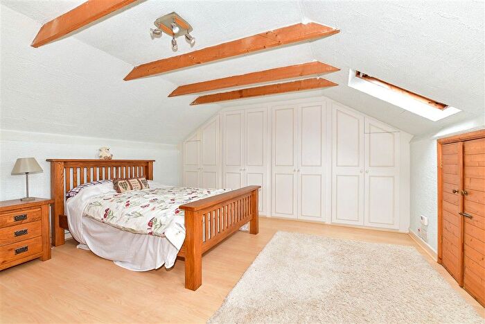 3 Bedroom Chalet For Sale In Swan Green, Sellindge, Kent, TN25