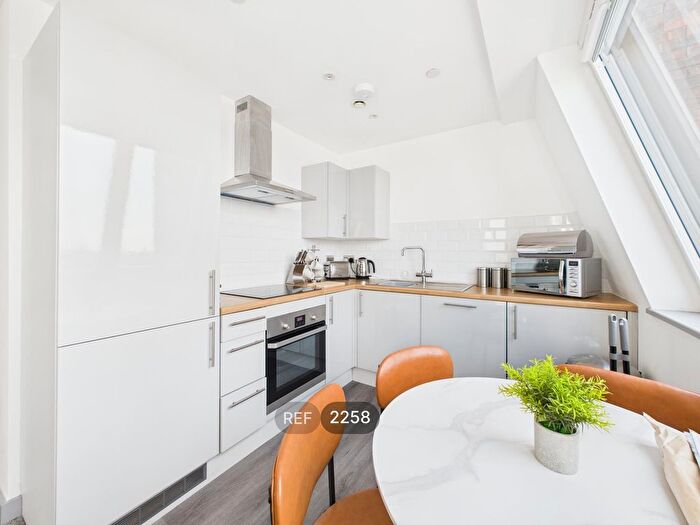 2 Bedroom Flat To Rent In George House, - George Street, HU1