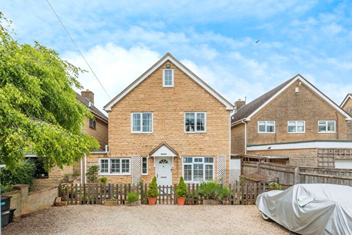 4 Bedroom Link Detached House For Sale In Main Road, Long Hanborough, Witney, OX29
