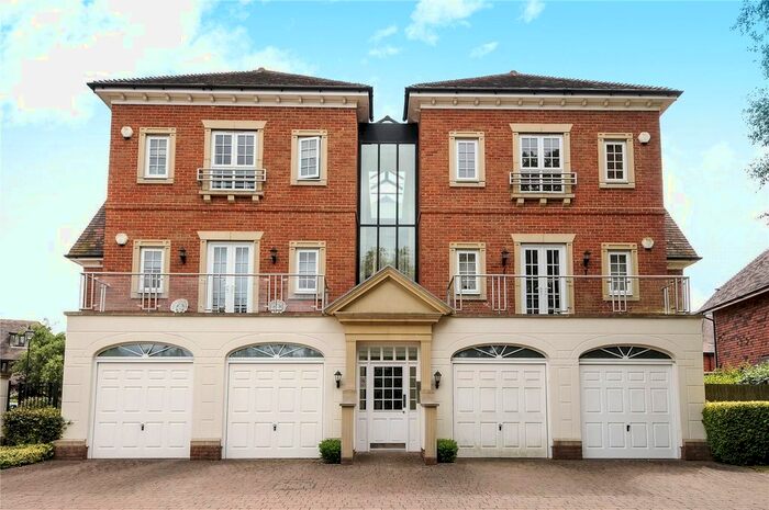 2 Bedroom Flat To Rent In Copperfields, Tunbridge Wells, Kent, TN2