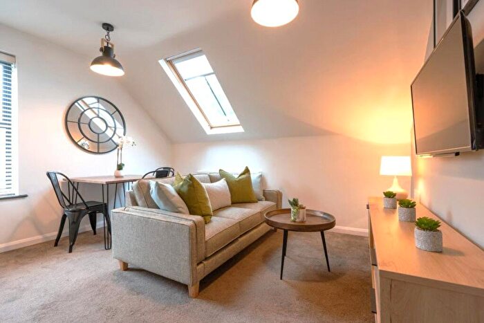 3 Bedroom Apartment To Rent In Hope Court, Exeter, EX4