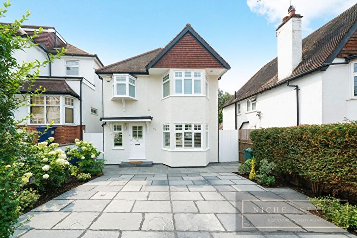 4 Bedroom Detached House To Rent In Cyprus Avenue, London, N3