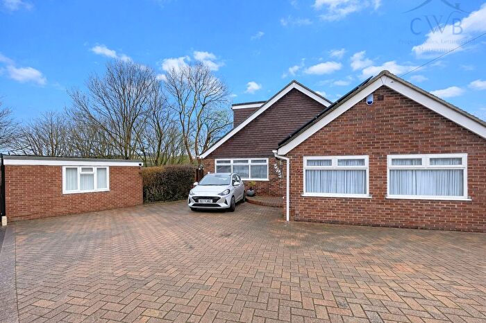 2 Bedroom Bungalow For Sale In Gorham Close, Snodland, ME6