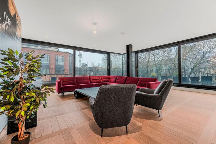 3 Bedroom Flat To Rent In Whitfield Street, London, W1T