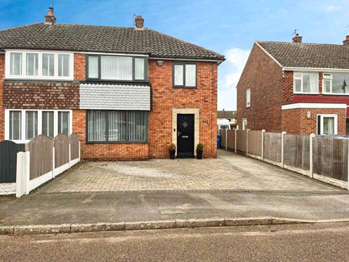 3 Bedroom Semi-Detached House For Sale In Monckton Road, Retford, Nottinghamshire, DN22