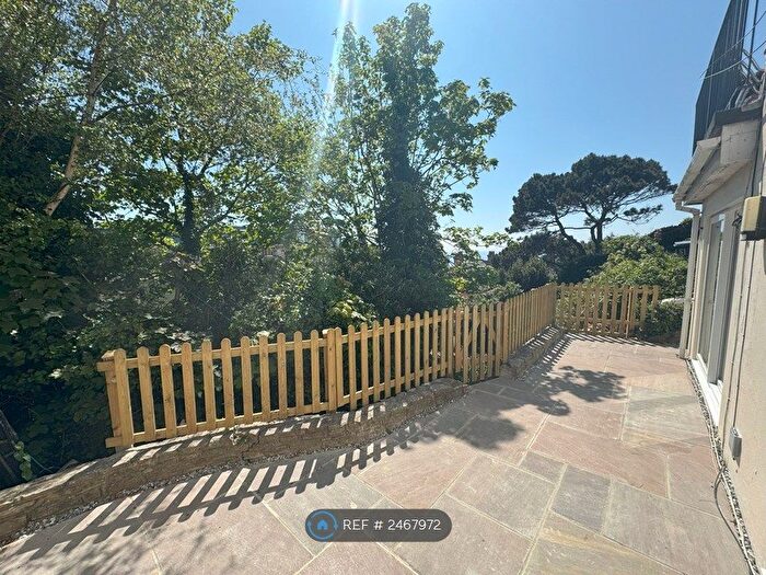 2 Bedroom Flat To Rent In St. Johns Road, Bournemouth, BH5