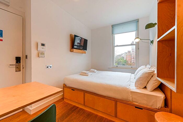 Studio To Rent In Philbeach Gardens, Earls Court, London, SW5