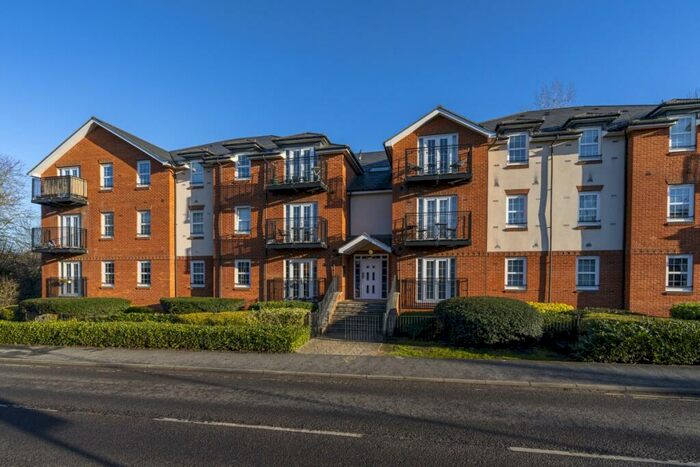 2 Bedroom Flat To Rent In Station Road Harpenden, AL5