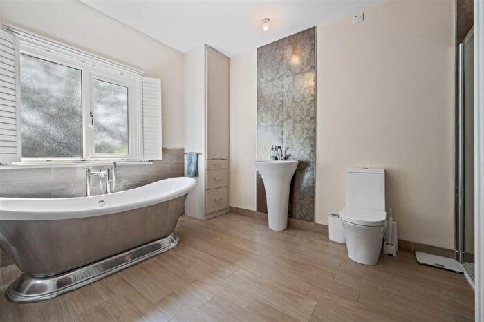 4 Bedroom Detached House For Sale In Stratford Road, Hockley Heath, Solihull, B94