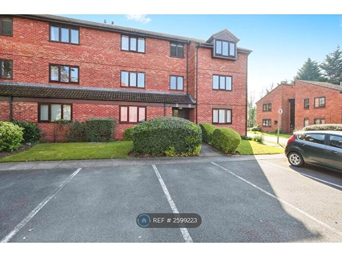 2 Bedroom Flat To Rent In Bloomsbury Grove, Birmingham, B14