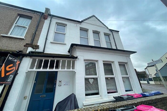 2 Bedroom Flat To Rent In Beresford Road, Southend On Sea, SS1